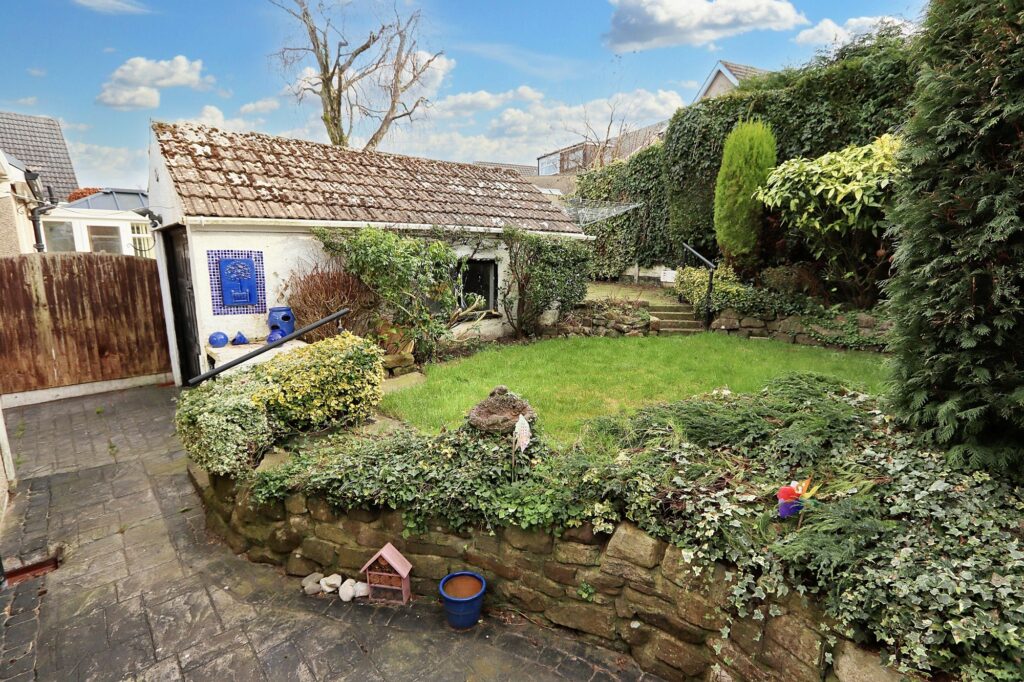 Hawthorn Avenue, Brookhouse, LA2