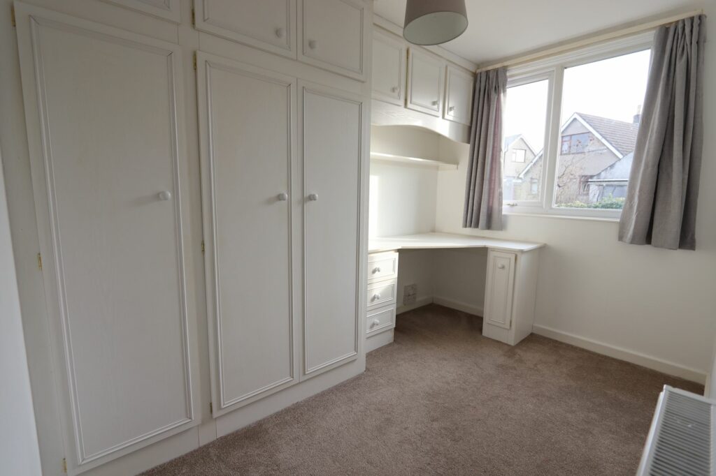 Hawthorn Avenue, Brookhouse, LA2