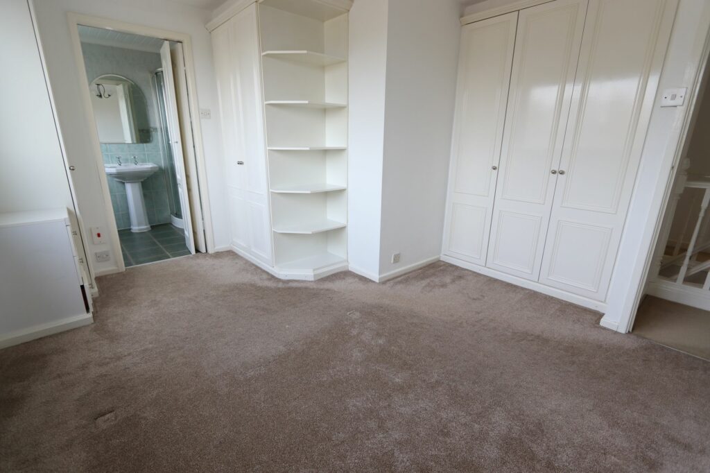 Hawthorn Avenue, Brookhouse, LA2