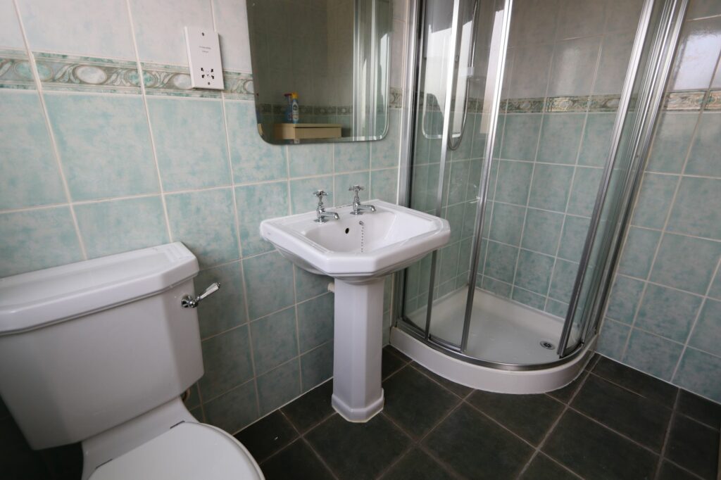 Hawthorn Avenue, Brookhouse, LA2