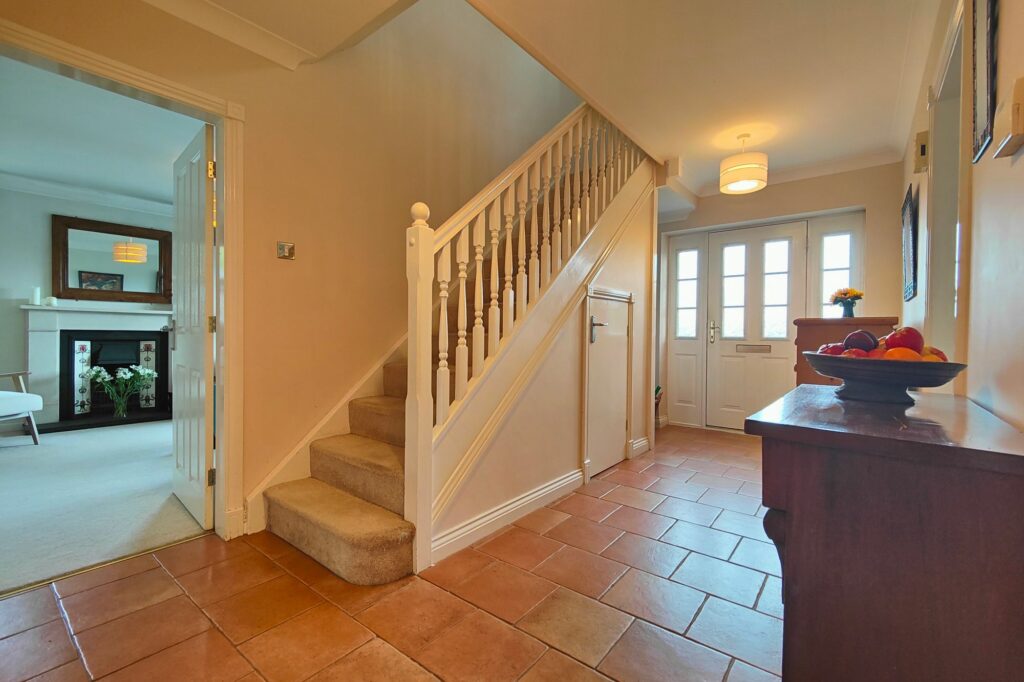 Redwood Heights, Lancaster, LA1
