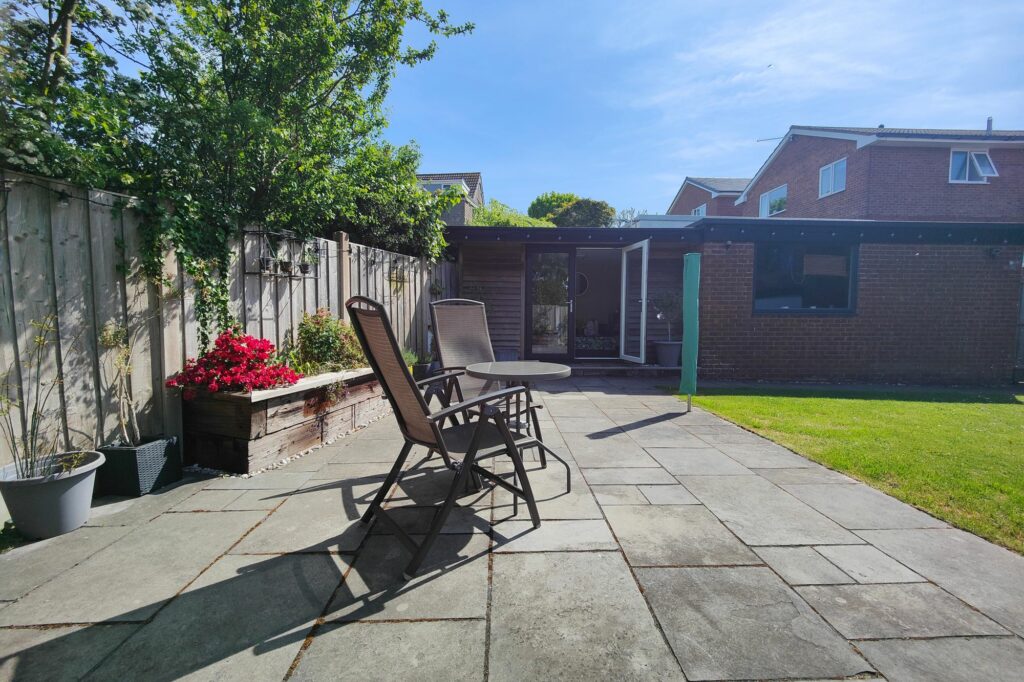Bay Horse Drive, Lancaster, LA1