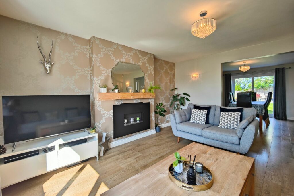 Bay Horse Drive, Lancaster, LA1
