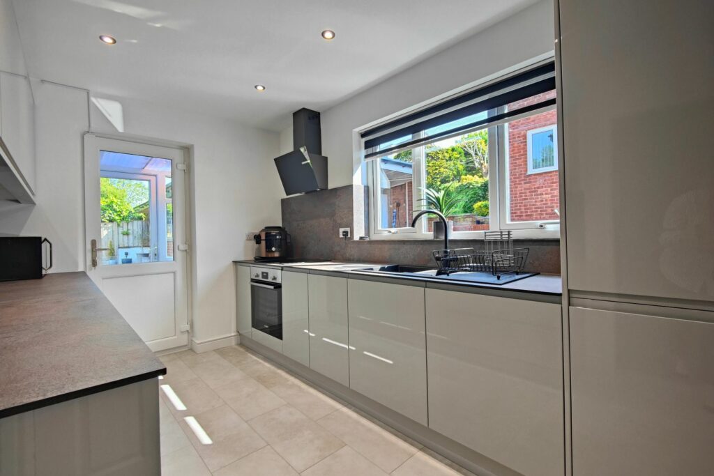 Bay Horse Drive, Lancaster, LA1
