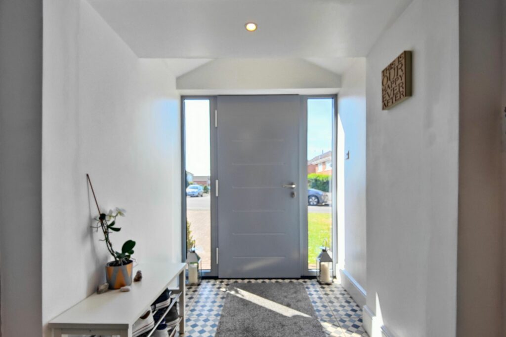Bay Horse Drive, Lancaster, LA1