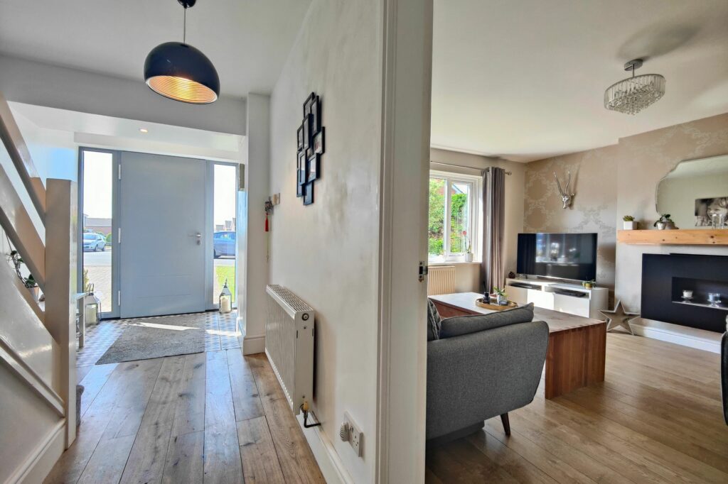 Bay Horse Drive, Lancaster, LA1